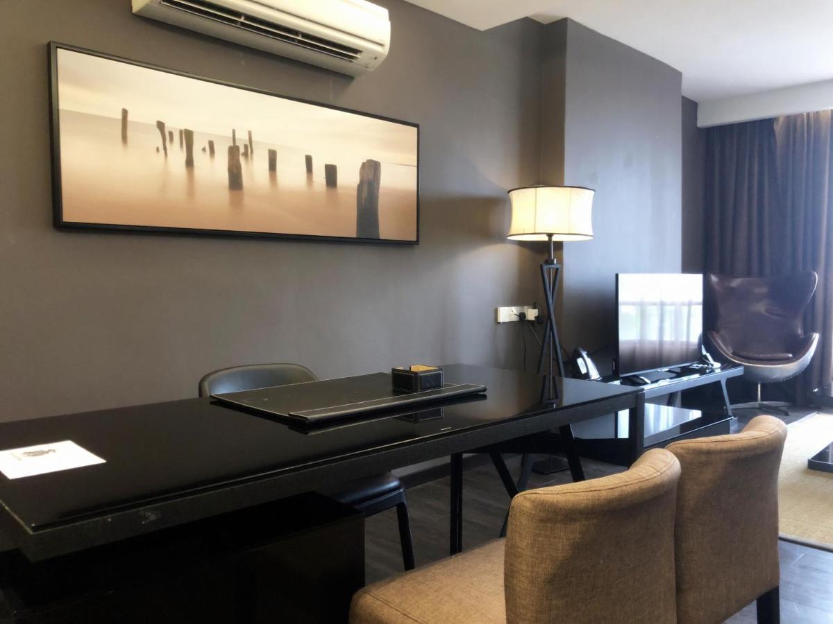 เอ็ม รูฟ โฮเทล แอนด์ เรสซิเดนซ์ Hotel อิโปห์ ภายนอก รูปภาพ