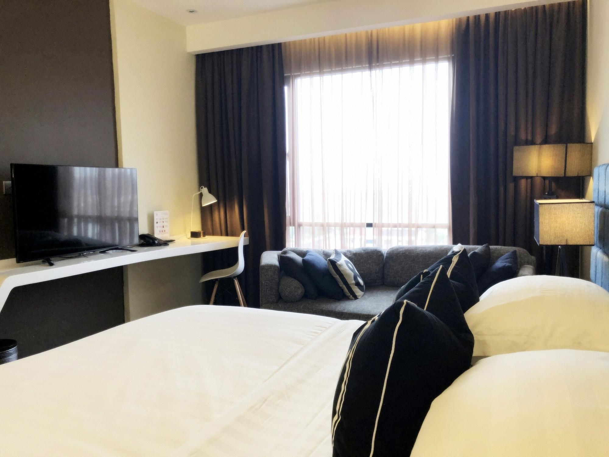 เอ็ม รูฟ โฮเทล แอนด์ เรสซิเดนซ์ Hotel อิโปห์ ภายนอก รูปภาพ