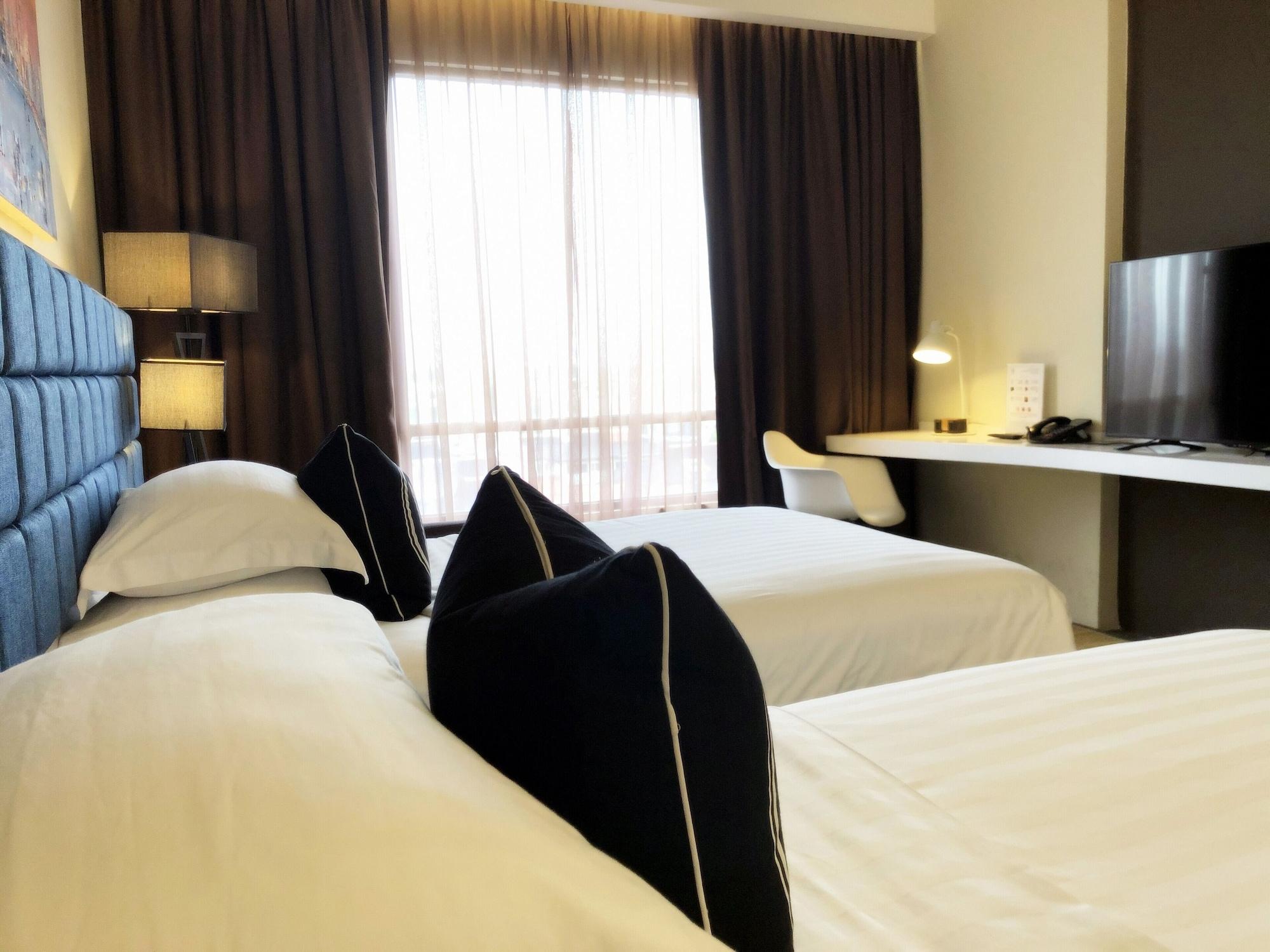 เอ็ม รูฟ โฮเทล แอนด์ เรสซิเดนซ์ Hotel อิโปห์ ภายนอก รูปภาพ