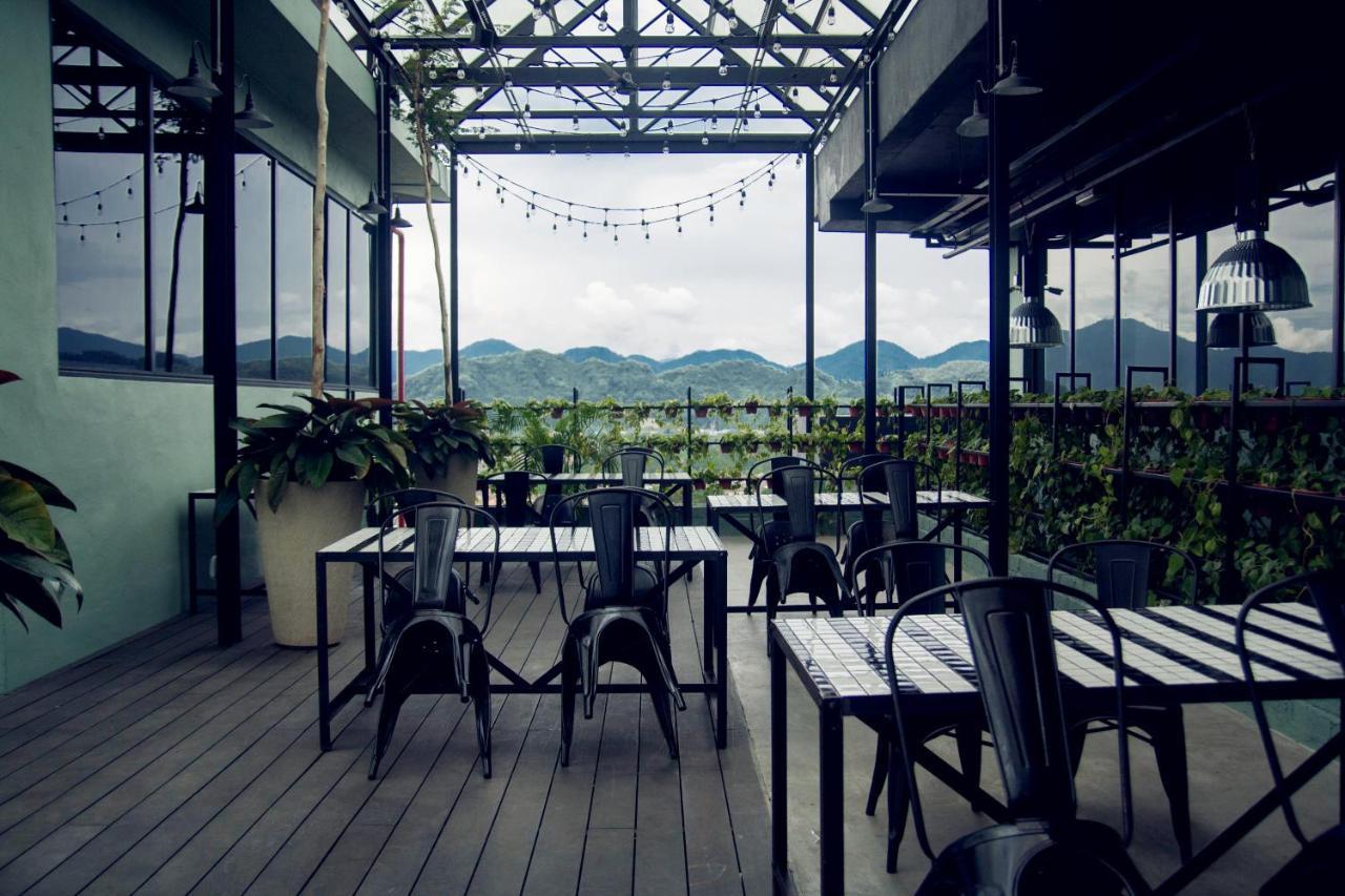เอ็ม รูฟ โฮเทล แอนด์ เรสซิเดนซ์ Hotel อิโปห์ ภายนอก รูปภาพ